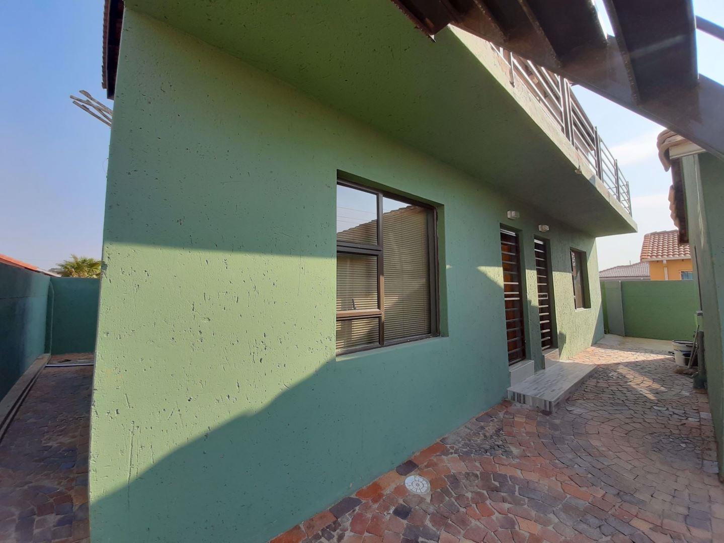 Apartments / flats to rent in Soweto Soweto Property