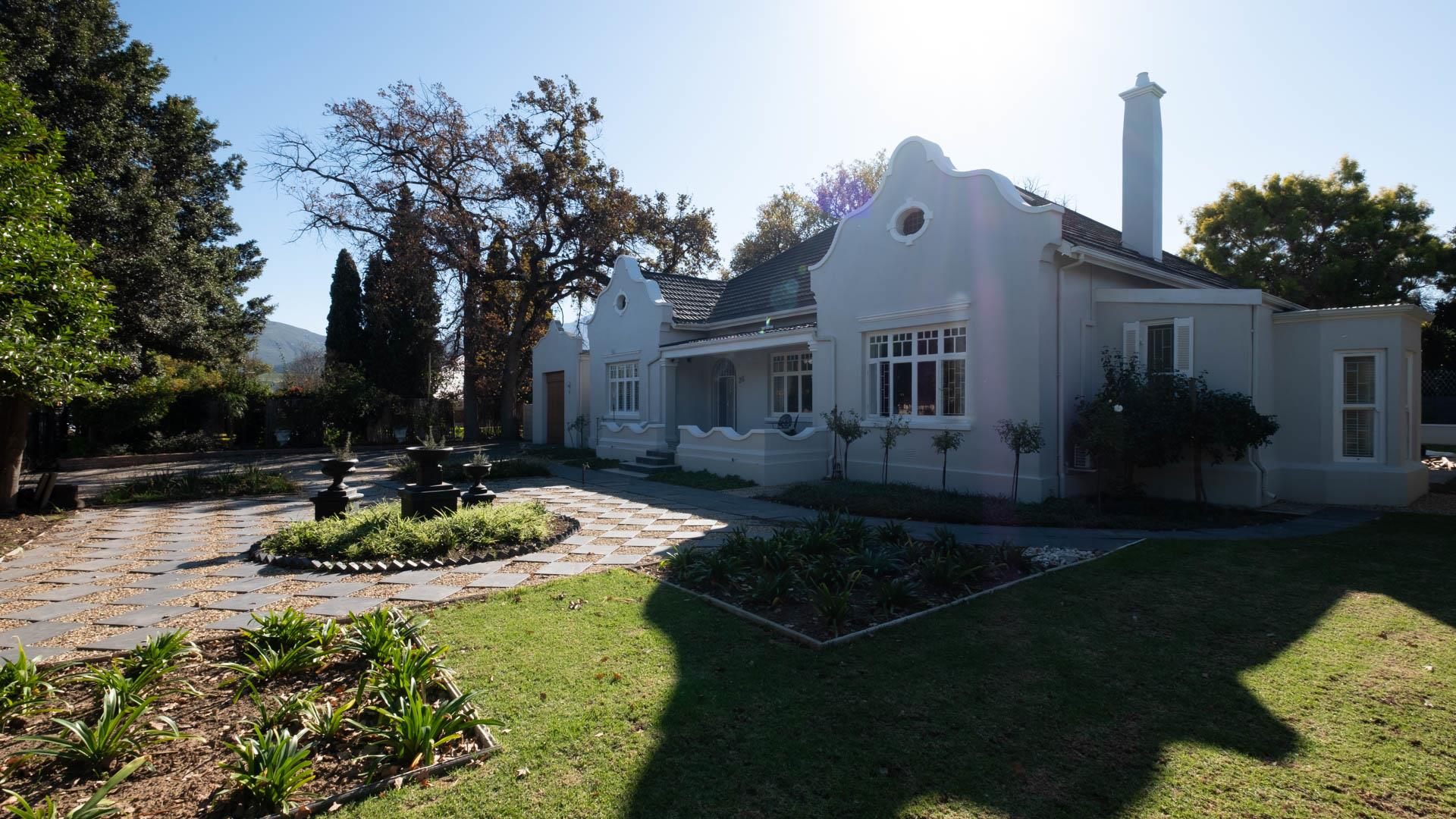 5 Bedroom House for sale in Robertson 28 Van Reenen Street P24