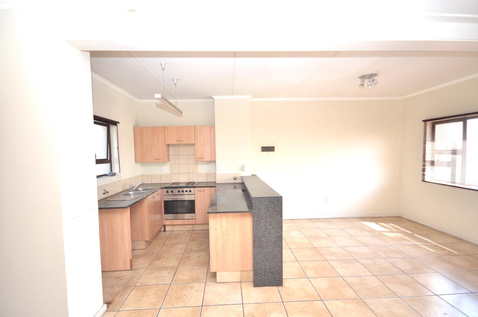 2 Bedroom Apartment / flat for sale in Sunninghill 82 Leeuwkop Road P24112664831
