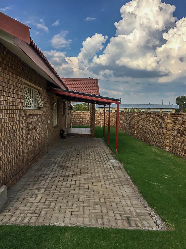 Townhouses for sale in Hendrina Hendrina Property