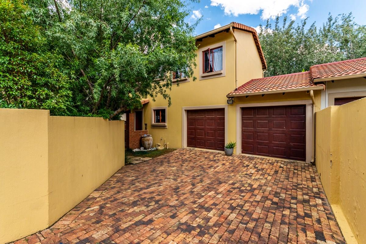 Willowbrook Property Property and houses for sale in Willowbrook