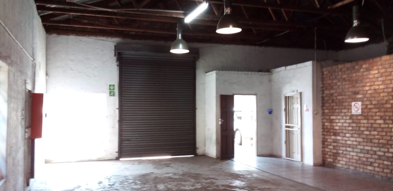 Commercial property for sale in Witbank Ext 8 P24110536392