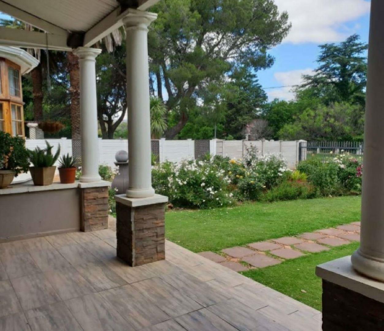 4 Bedroom House for sale in Queenstown Central P24110554570