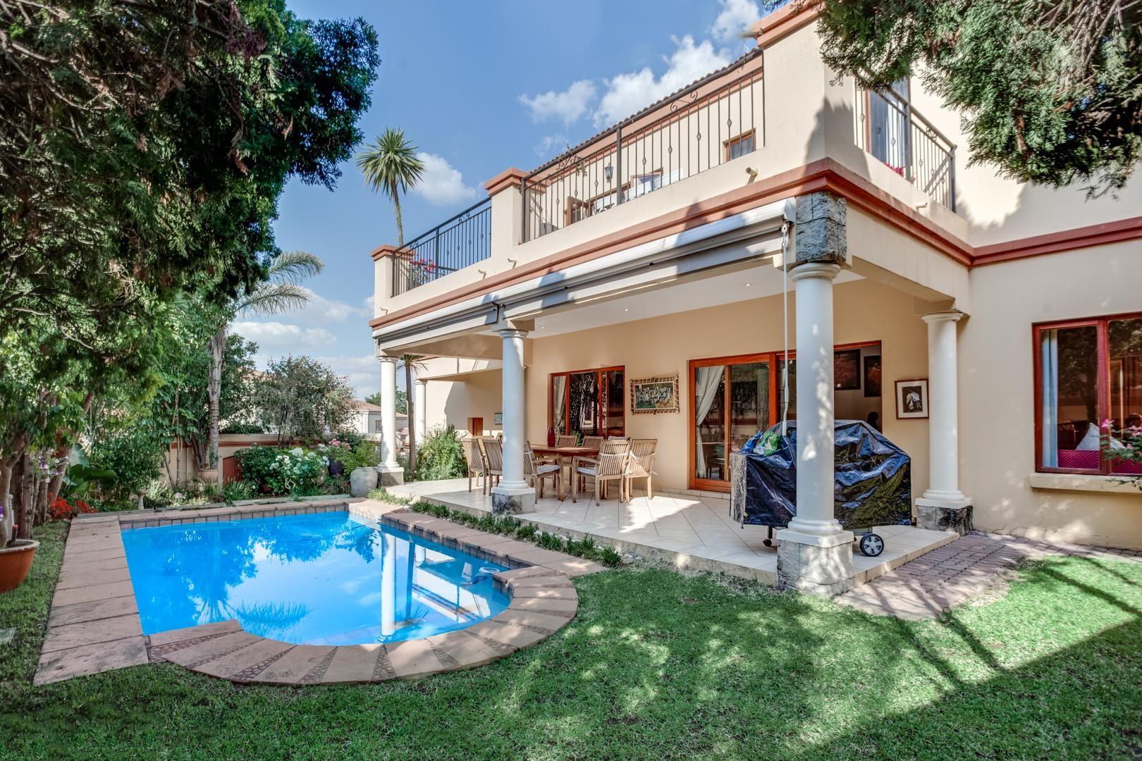 3 Bedroom House for sale in Beverley 1001 Villa Grande, 1 River Lane P24110581561