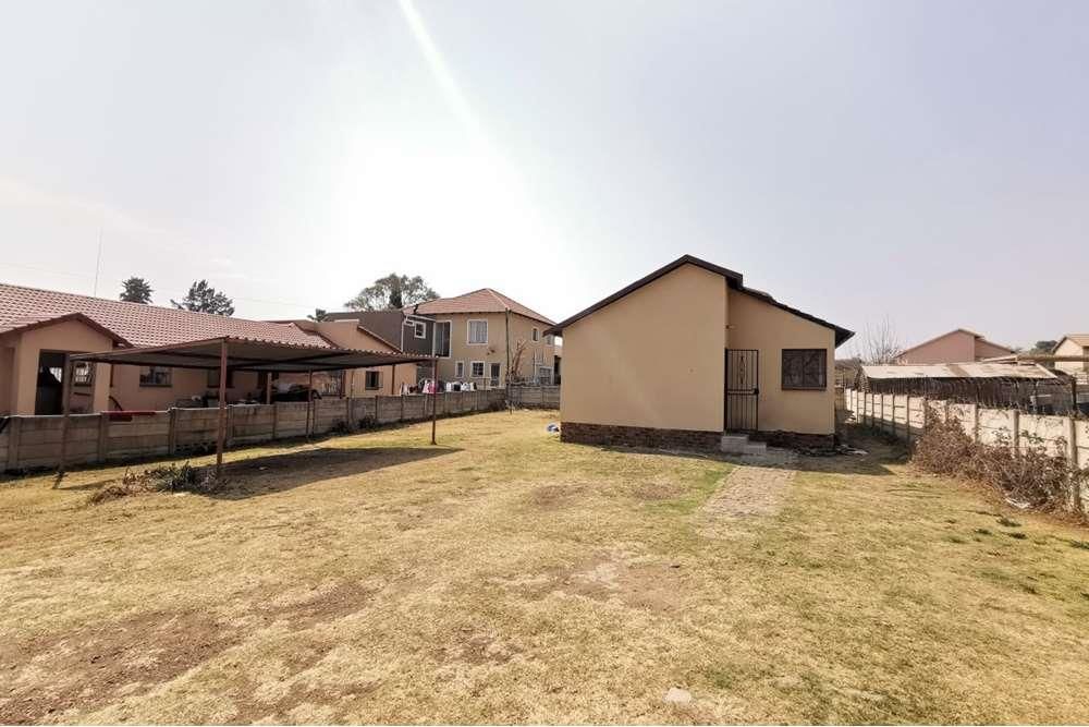 Esther Park Property Houses to rent in Esther Park