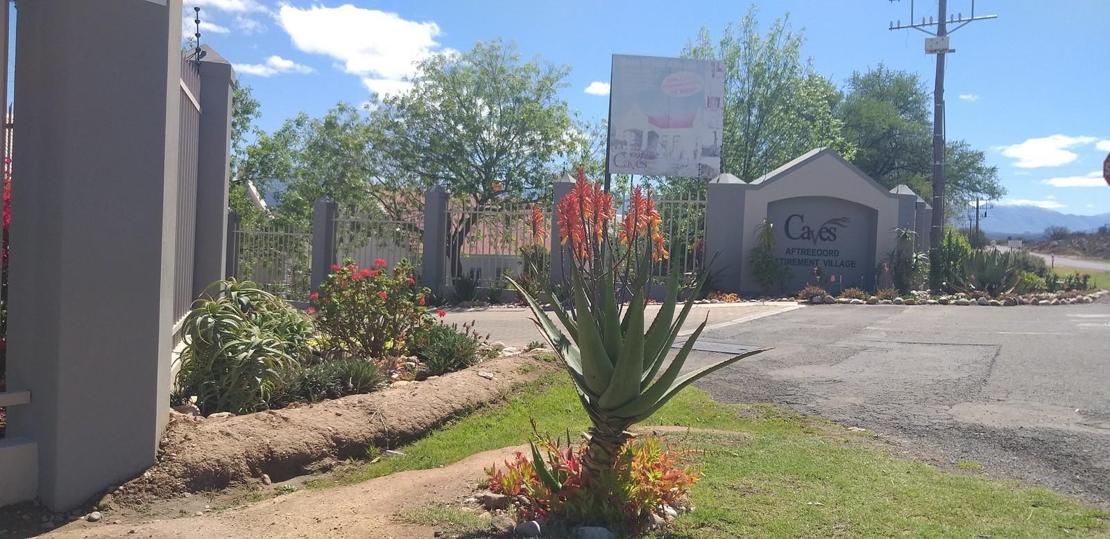 2 Bedroom House for sale in Oudtshoorn Central P24111099334