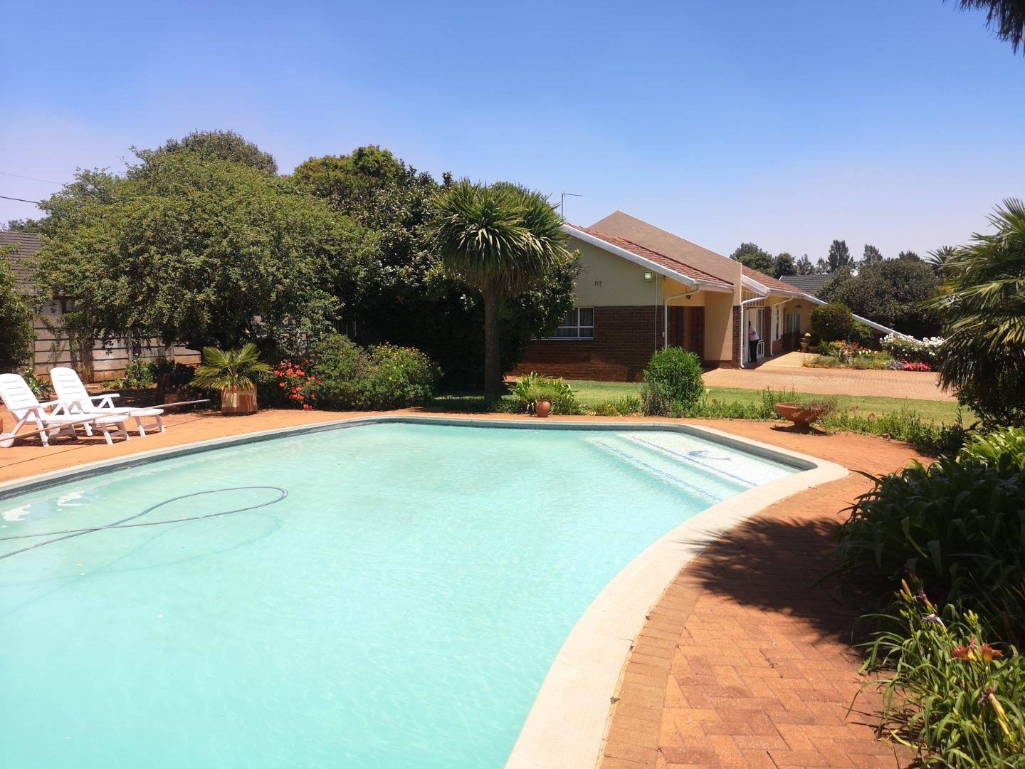 4 Bedroom House for sale in Edelweiss P24113091198