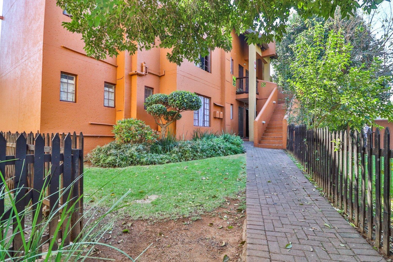 3 Bedroom Townhouse for sale in Eden Glen 28 Kukama Lodge, 001 Baker