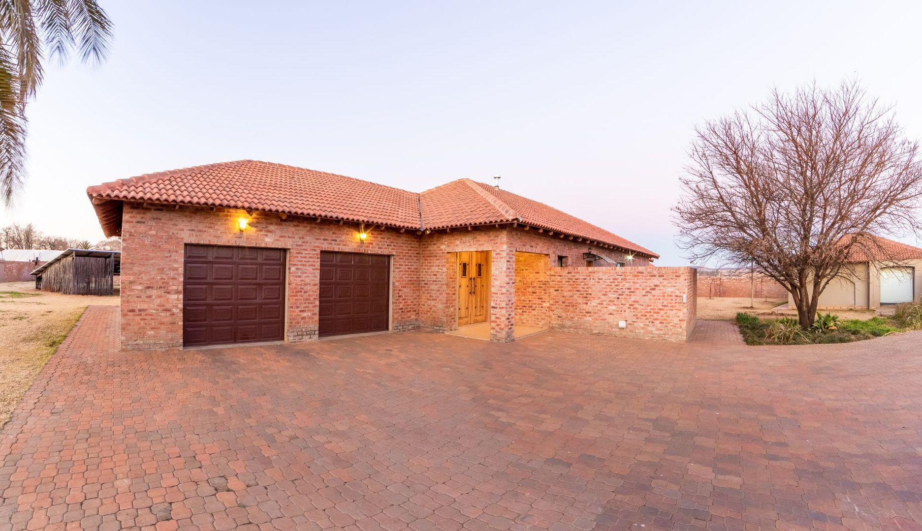 3 Bedroom House for sale in Baillie Park P24112310289