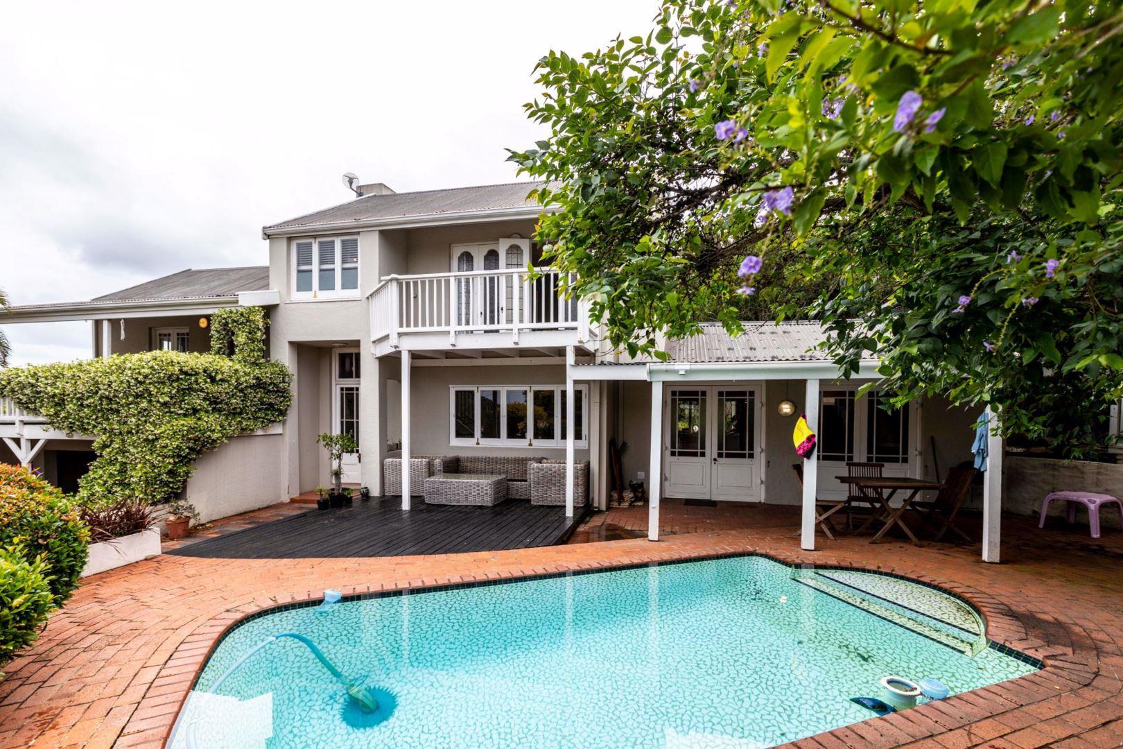 3 Bedroom House for sale in Bonza Bay P24113047712