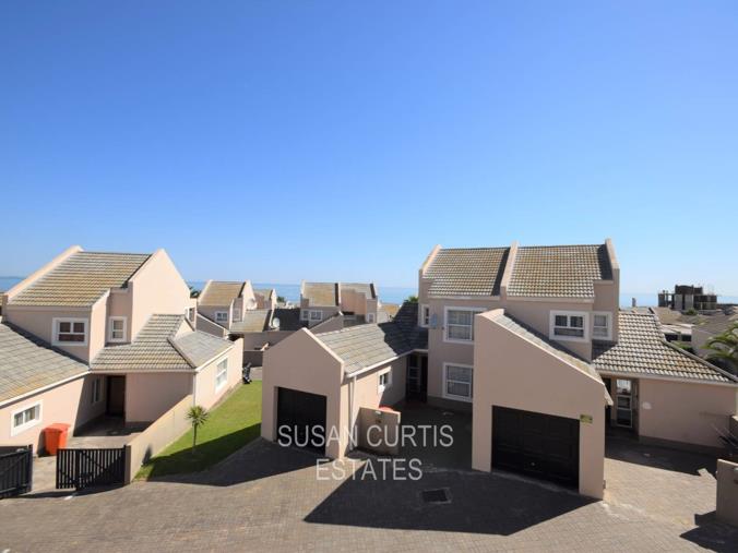 1 Bedroom Apartment / Flat for Sale in Long beach