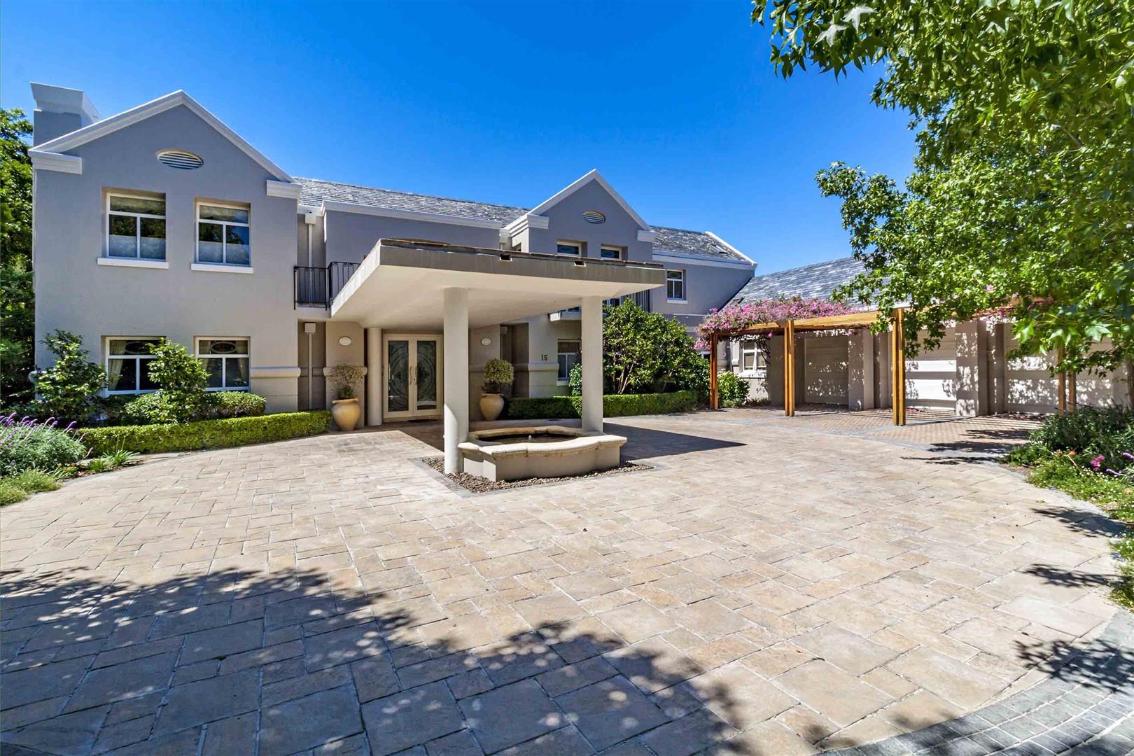 5 Bedroom House to rent in Erinvale Golf Estate P24108538894