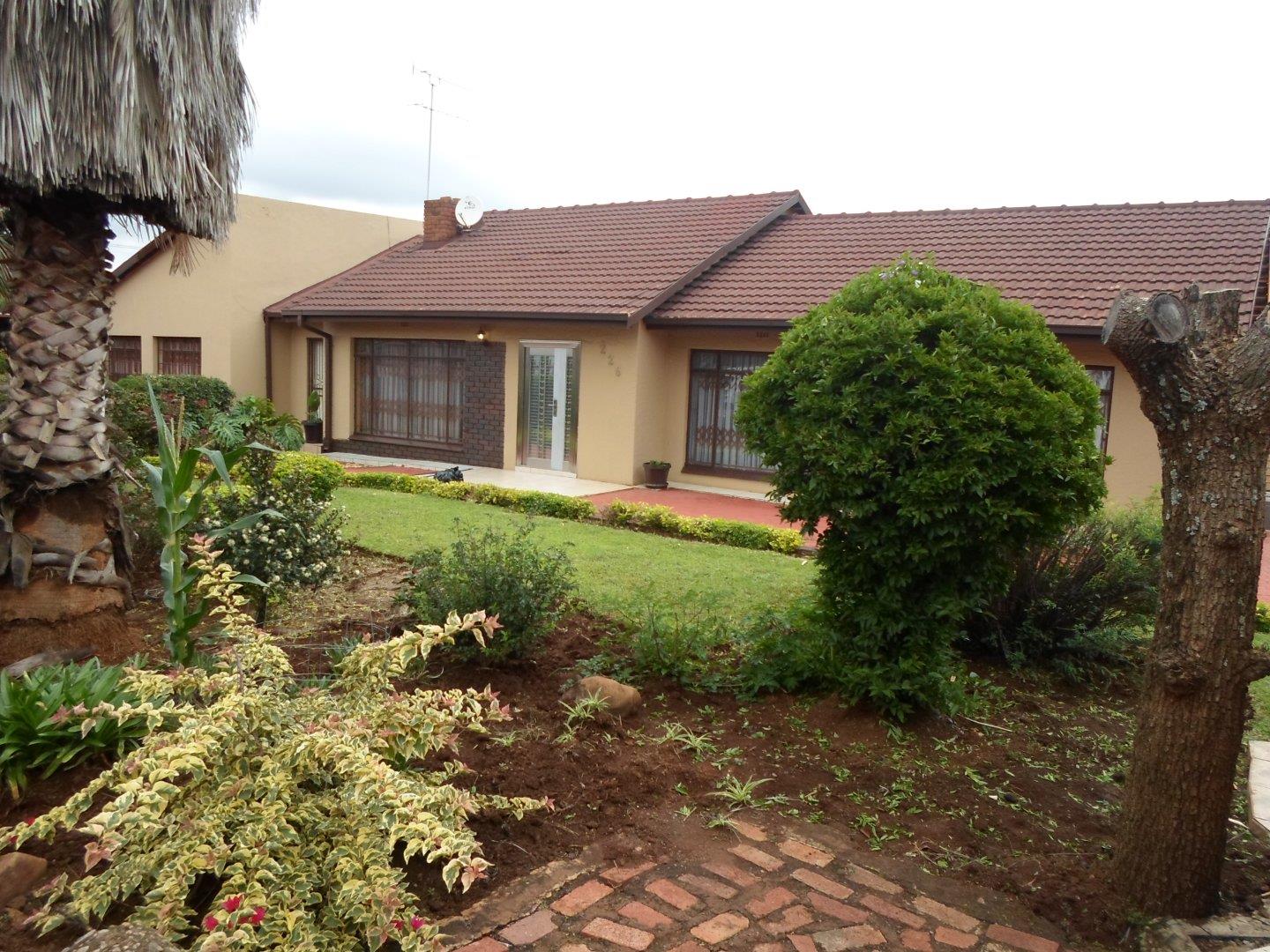 4 Bedroom House for sale in Silverton P24110785586