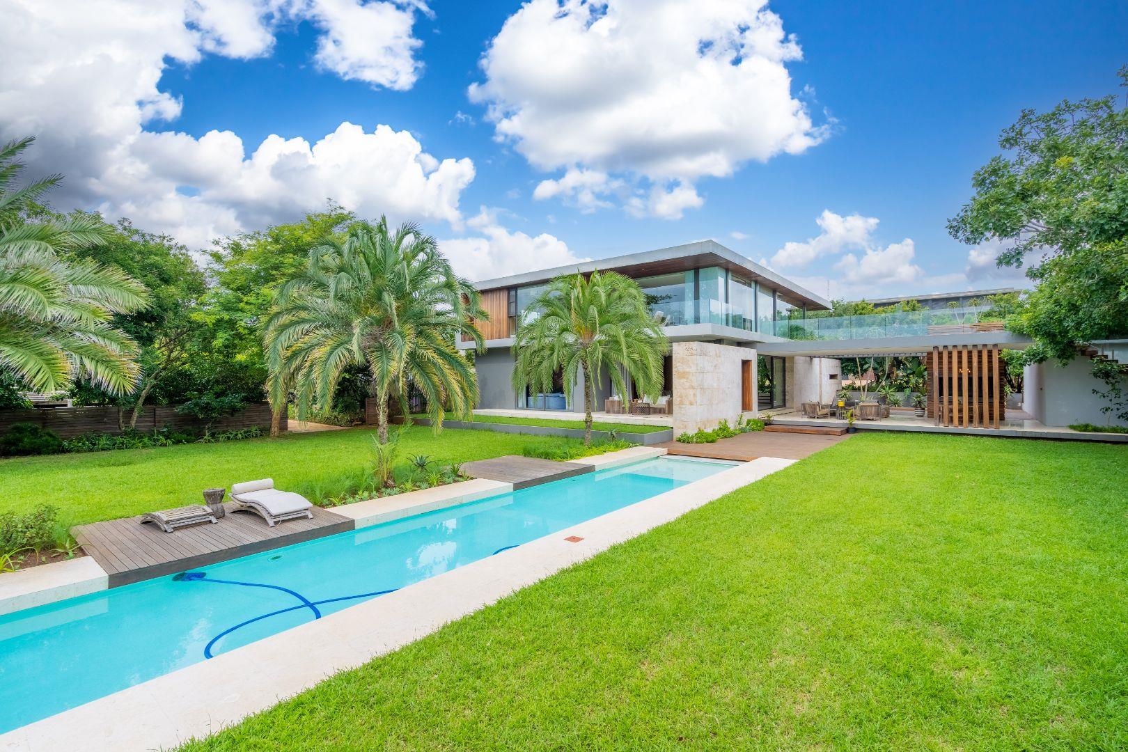 4 Bedroom House for sale in Hawaan Forest Estate P24110797826