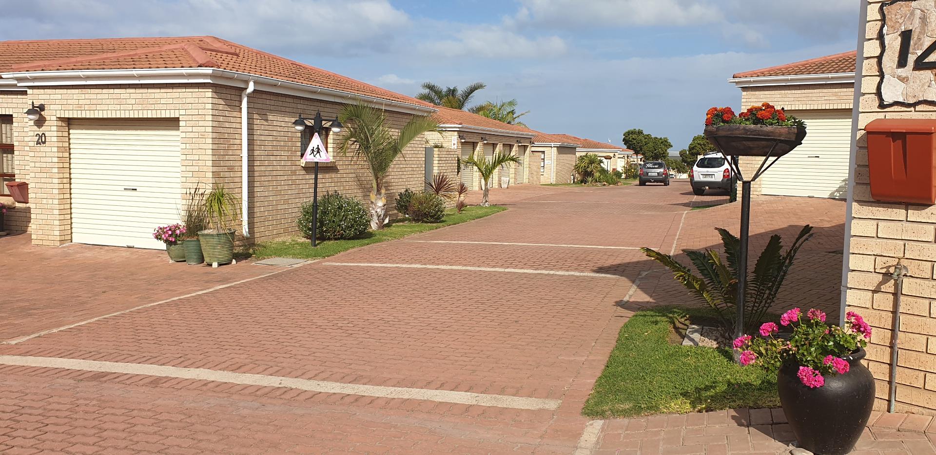 Townhouses for sale in Jeffreys Bay Jeffreys Bay Property