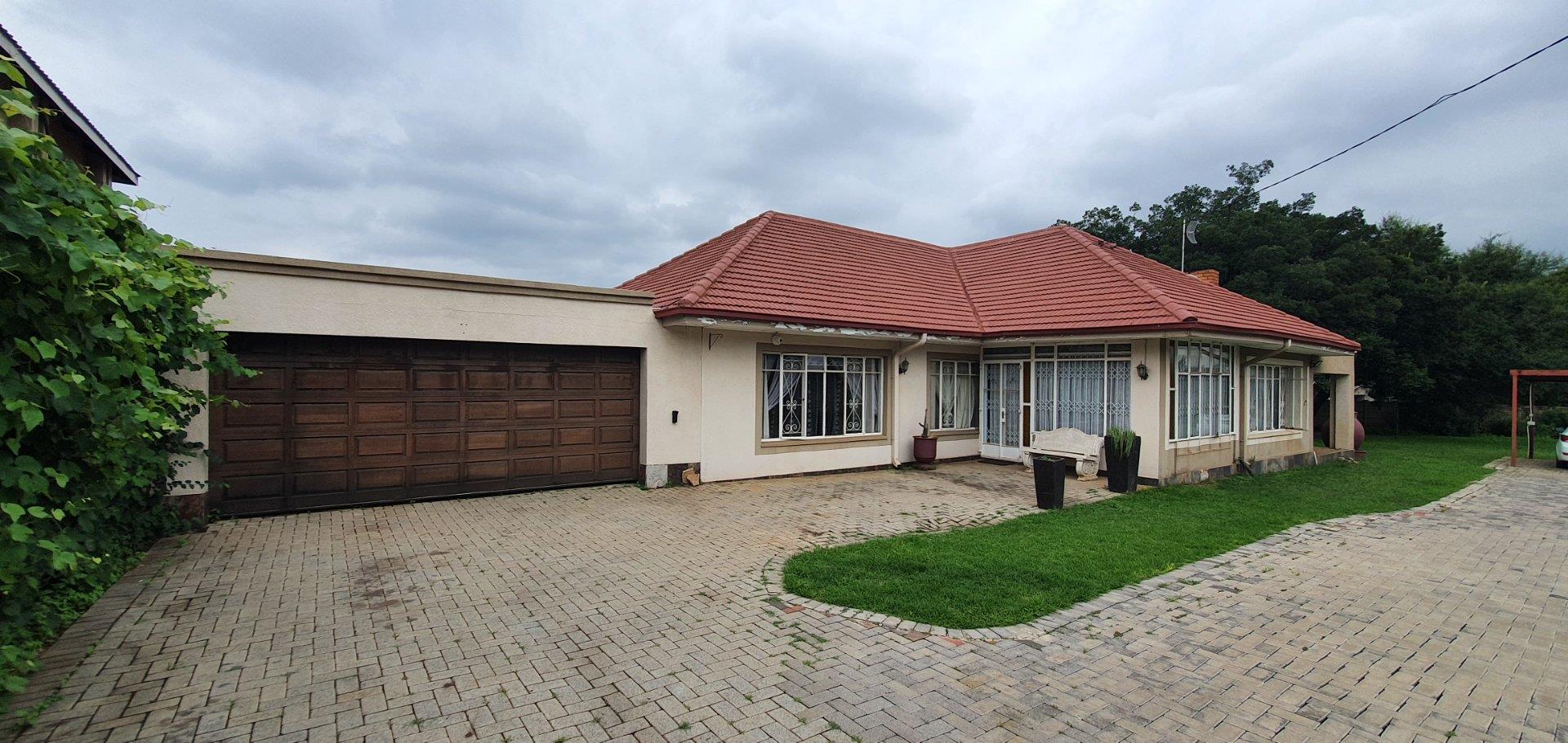 4 Bedroom House for sale in Three Rivers P24110836734