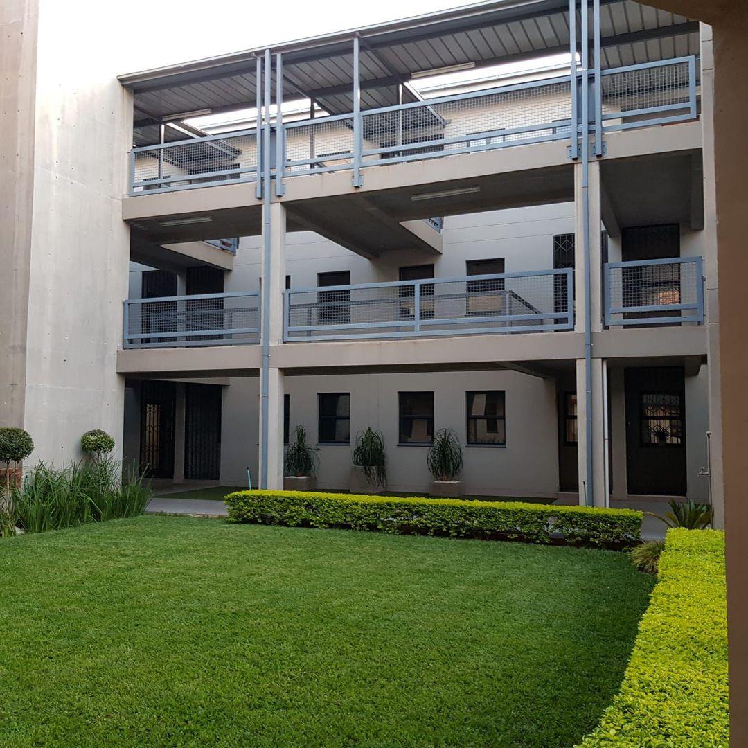 2 Bedroom Apartment / flat for sale in Menlo Park P24110841372