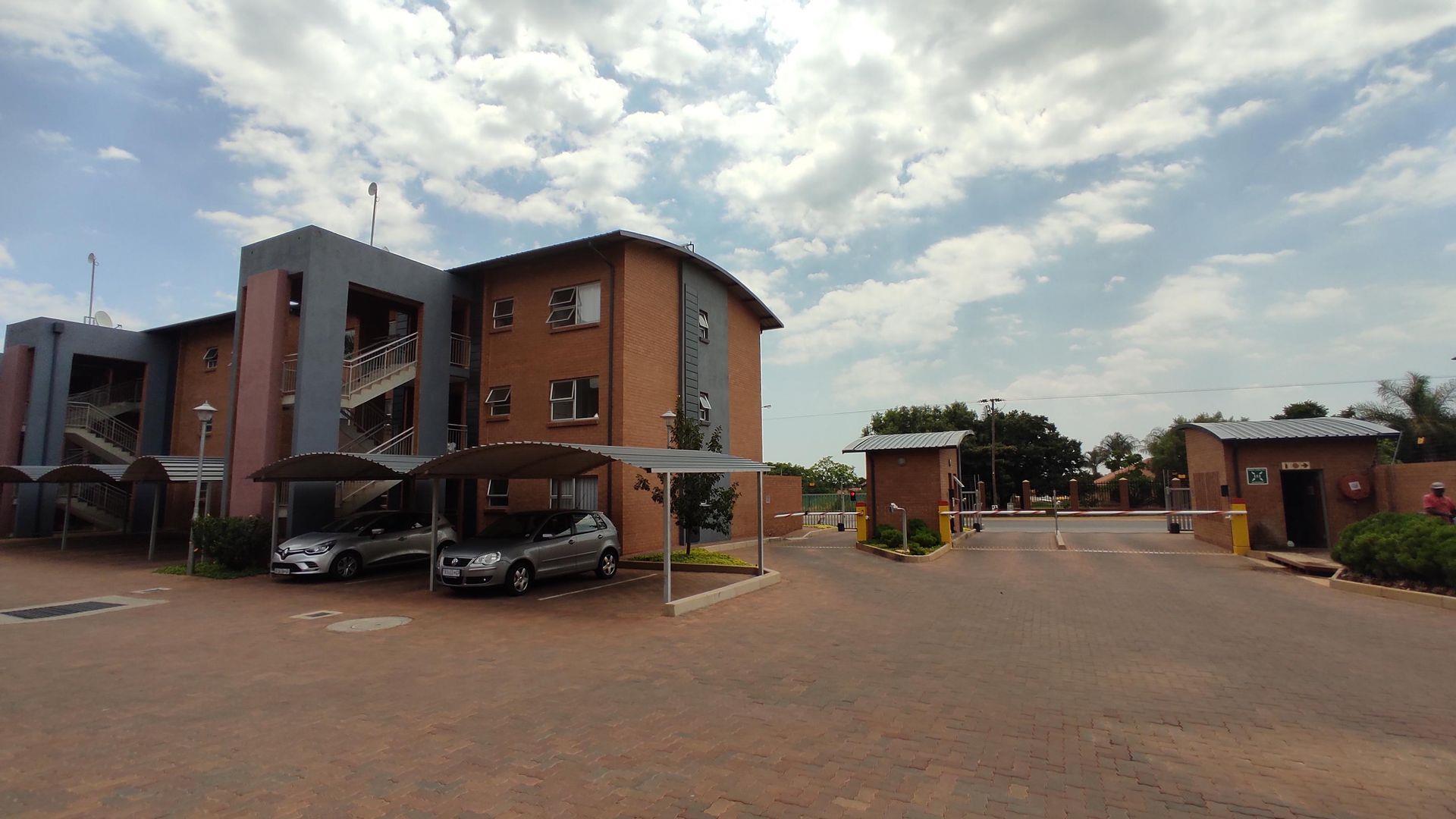 2 Bedroom Apartment / flat to rent in Montana 67 Rooibos Street P24