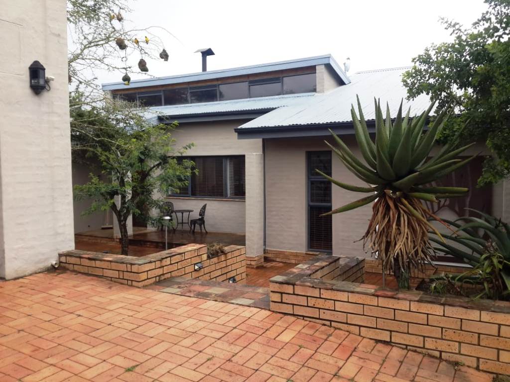 3 Bedroom House for sale in Cathkin Estate P24112020576