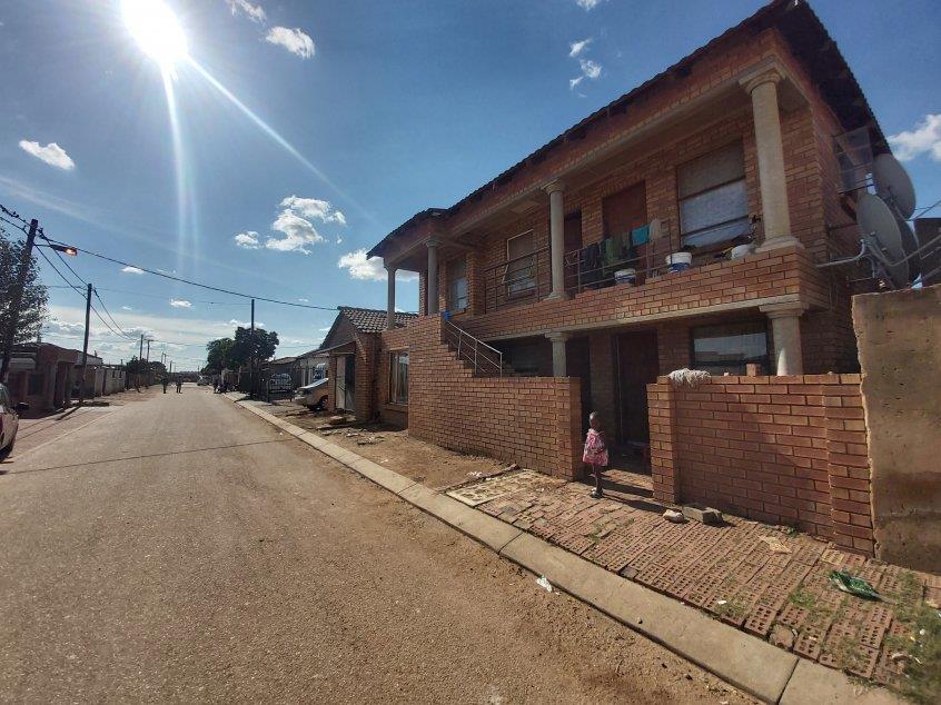 11 Bedroom House for sale in Nellmapius P24110886672