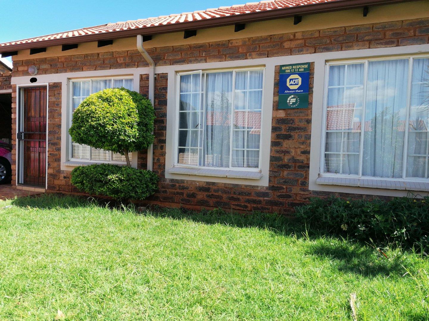 3 Bedroom Townhouse for sale in The Orchards P24110899077