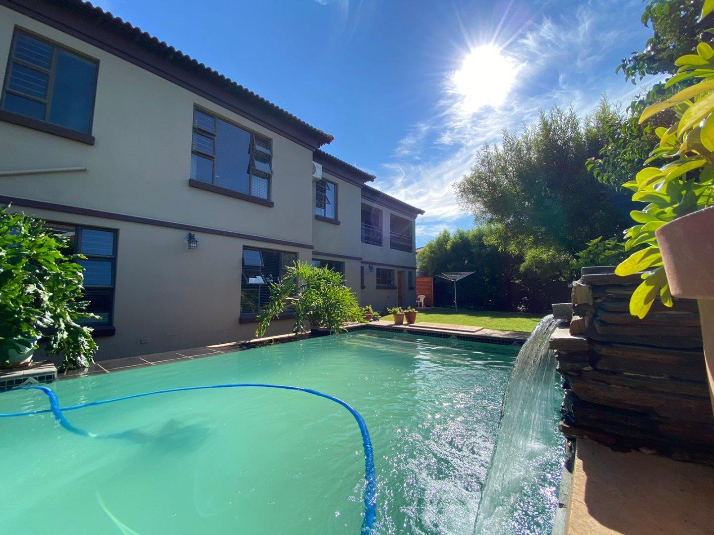 4 Bedroom House for sale in Tuscany Ridge P24110902767