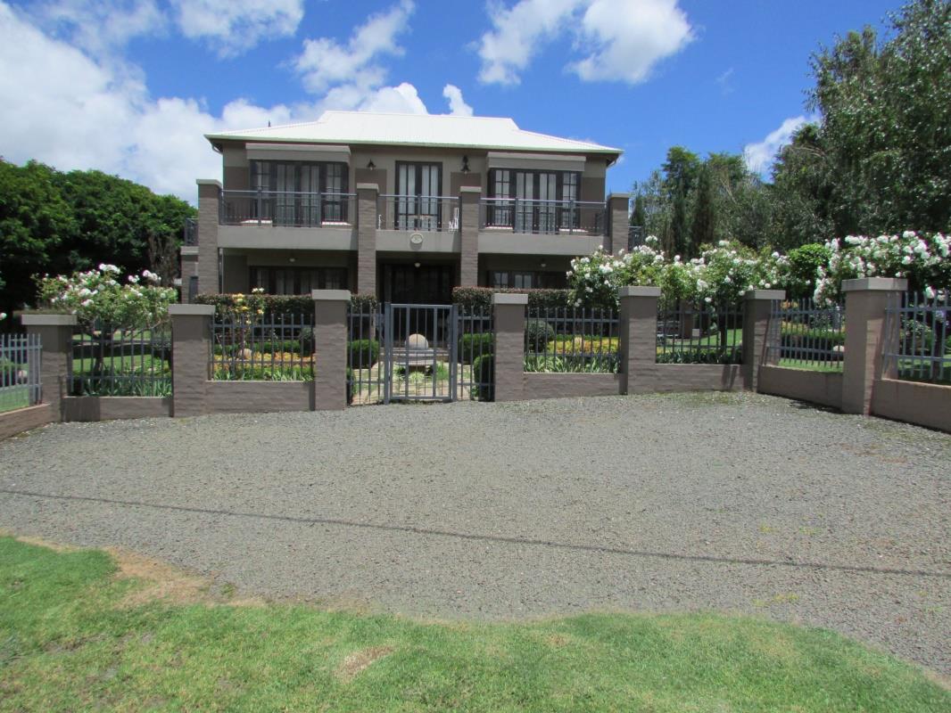 4 Bedroom House for sale in Clarens P24110922244