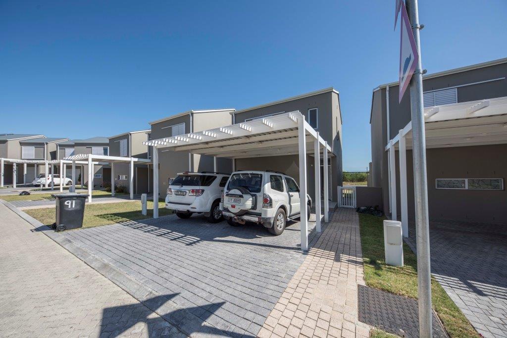 Townhouses for sale in Somerset West Somerset West Property