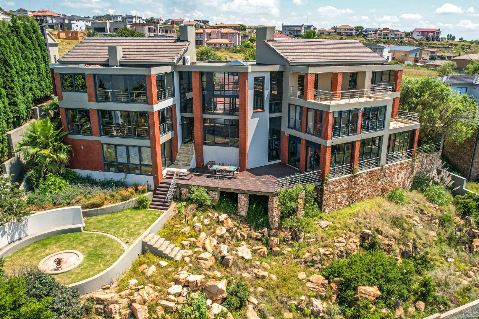 Aquavista Mountain Estate Property Property and houses for sale in