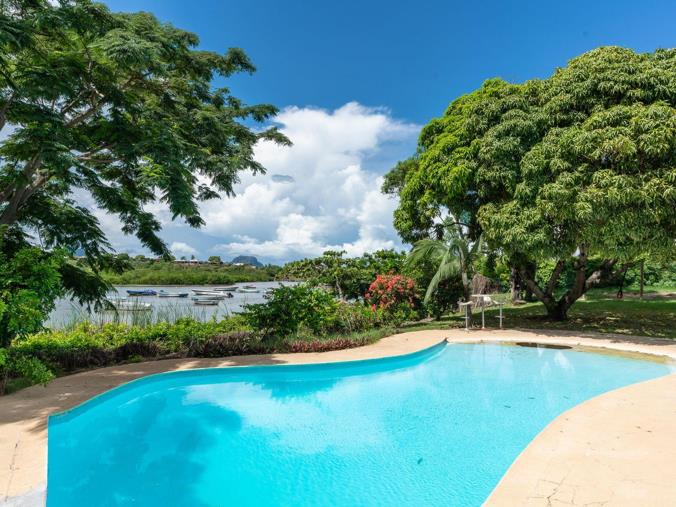 4 Bedroom House to Rent in Grande Rivière Noire