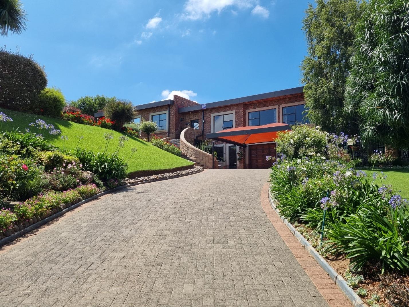 4 Bedroom House for sale in Kings Hill P24110986627