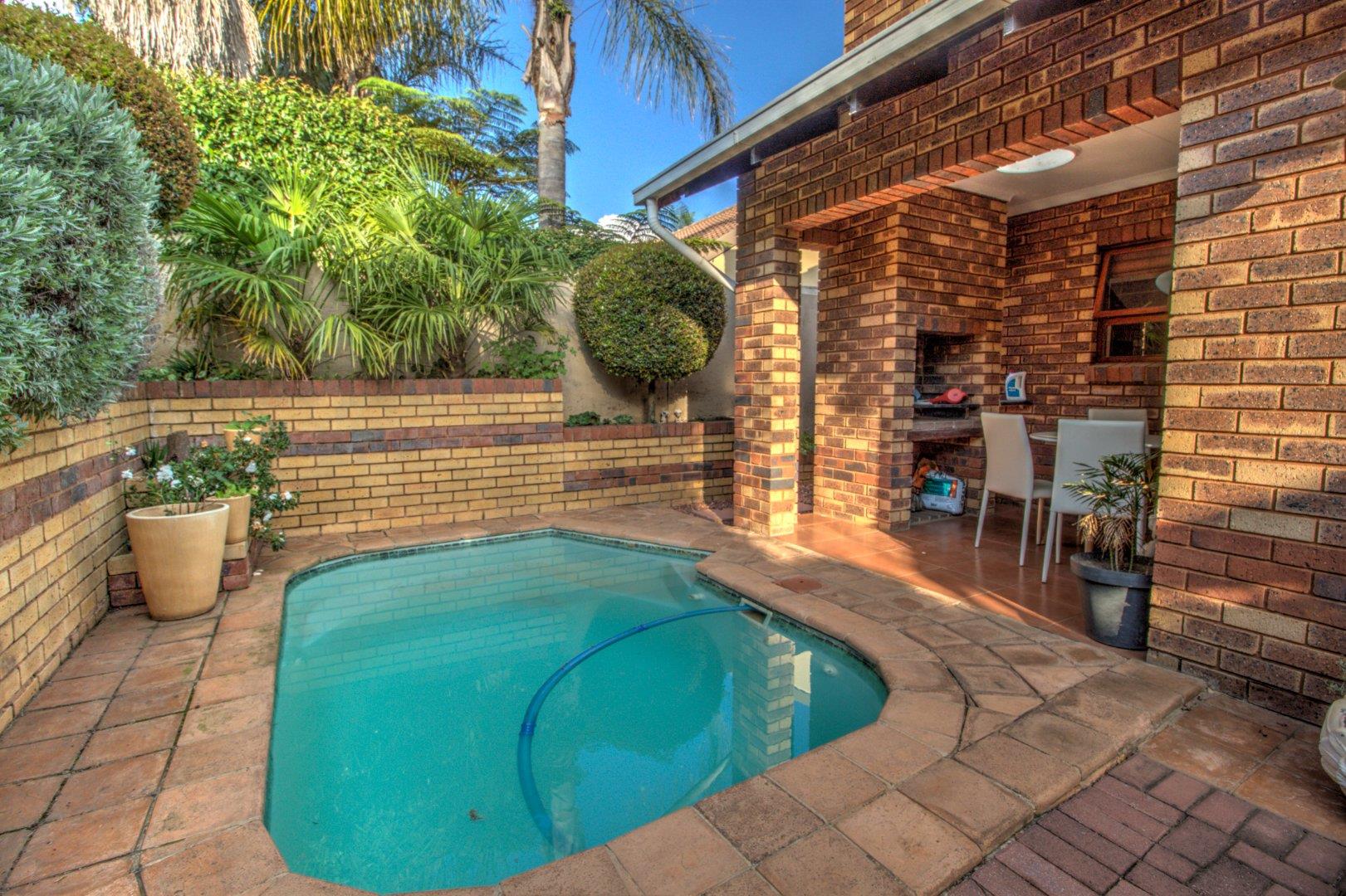 3 Bedroom House for sale in Van Riebeeck Park 10 Red Place