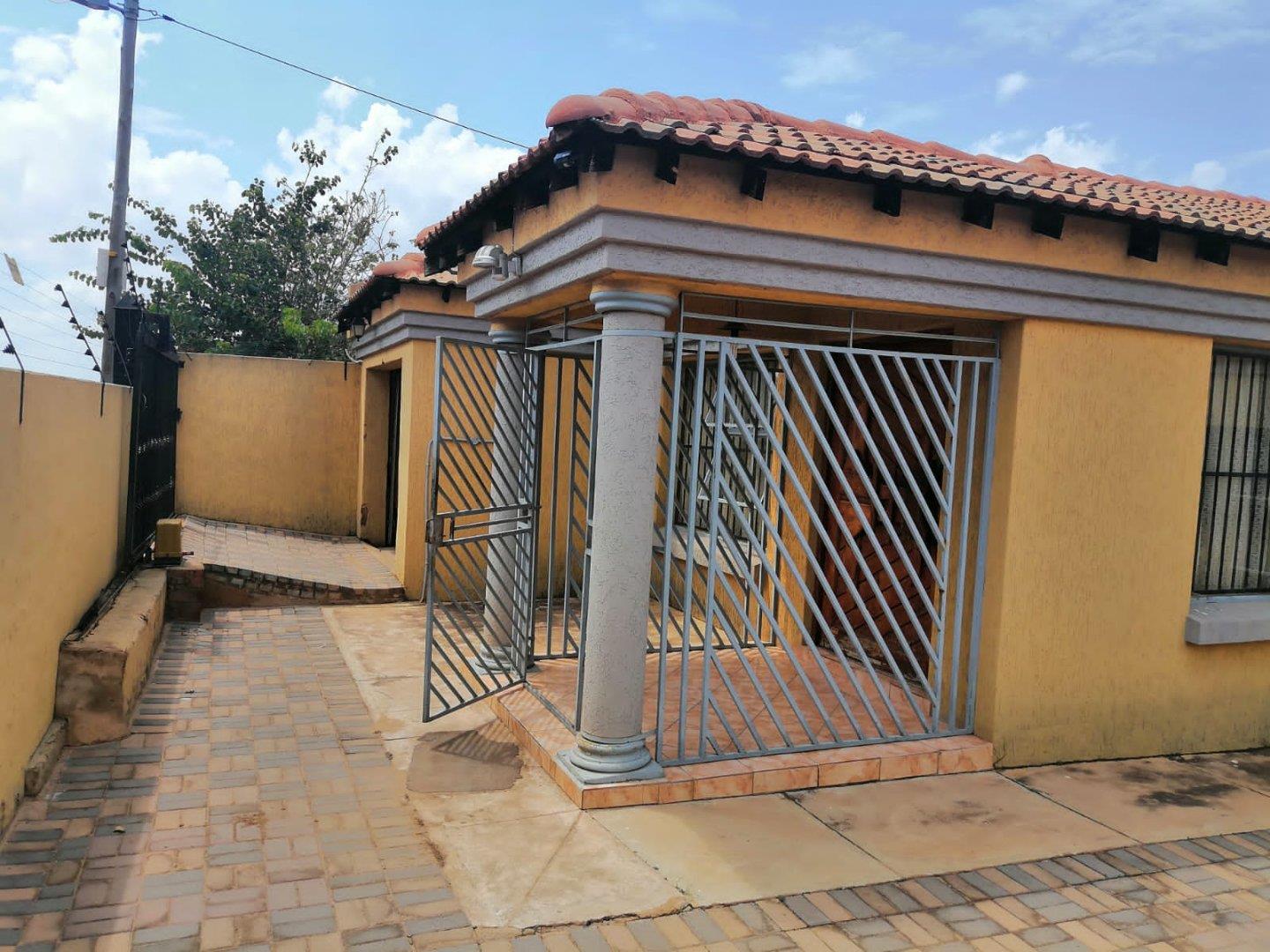 3 Bedroom House for sale in Mabopane P24111020755