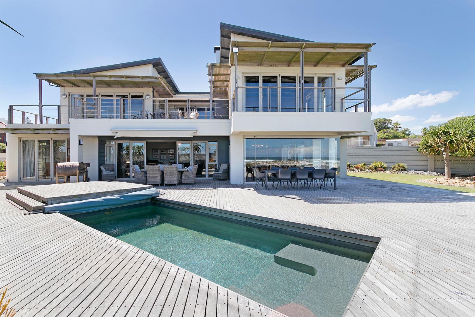 6 Bedroom House for sale in Van Riebeeckstrand 11 Duiker Road P24