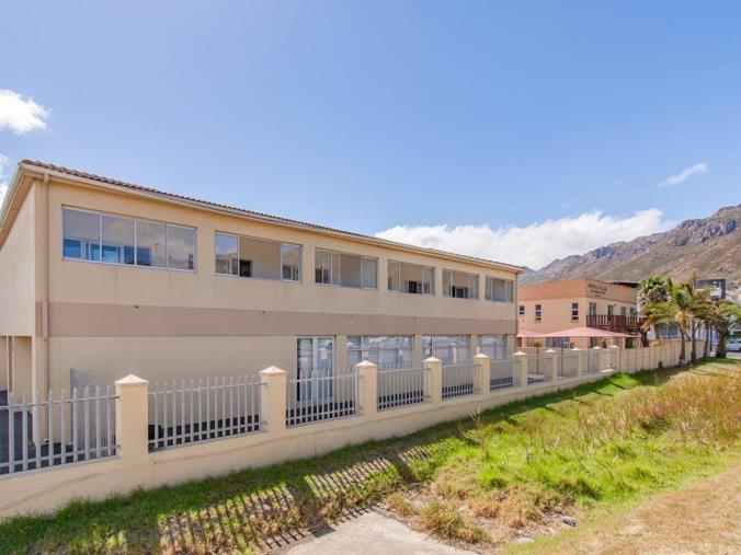 4 Bedroom House for Sale in Gordon Strand Estate