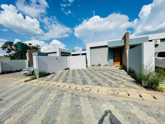 3 Bedroom Apartment / Flat to Rent in Ibex Hill