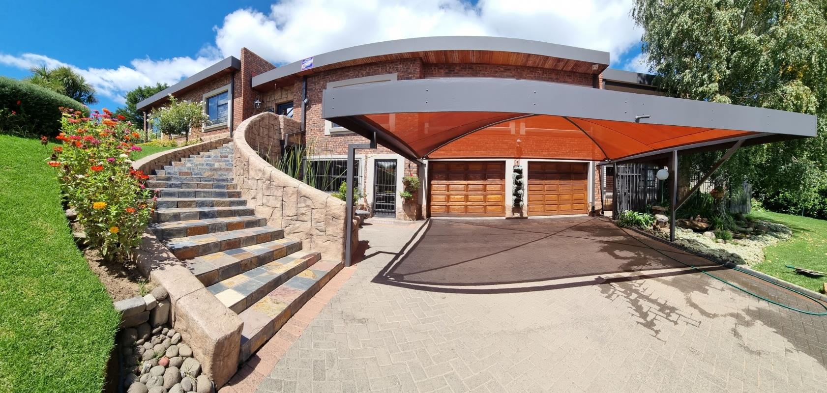 4 Bedroom House for sale in Kings Hill P24111073662