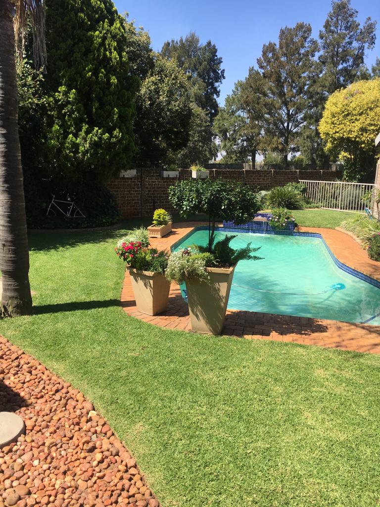 4 Bedroom House for sale in Petersfield 41 Orange Drive P24111102438