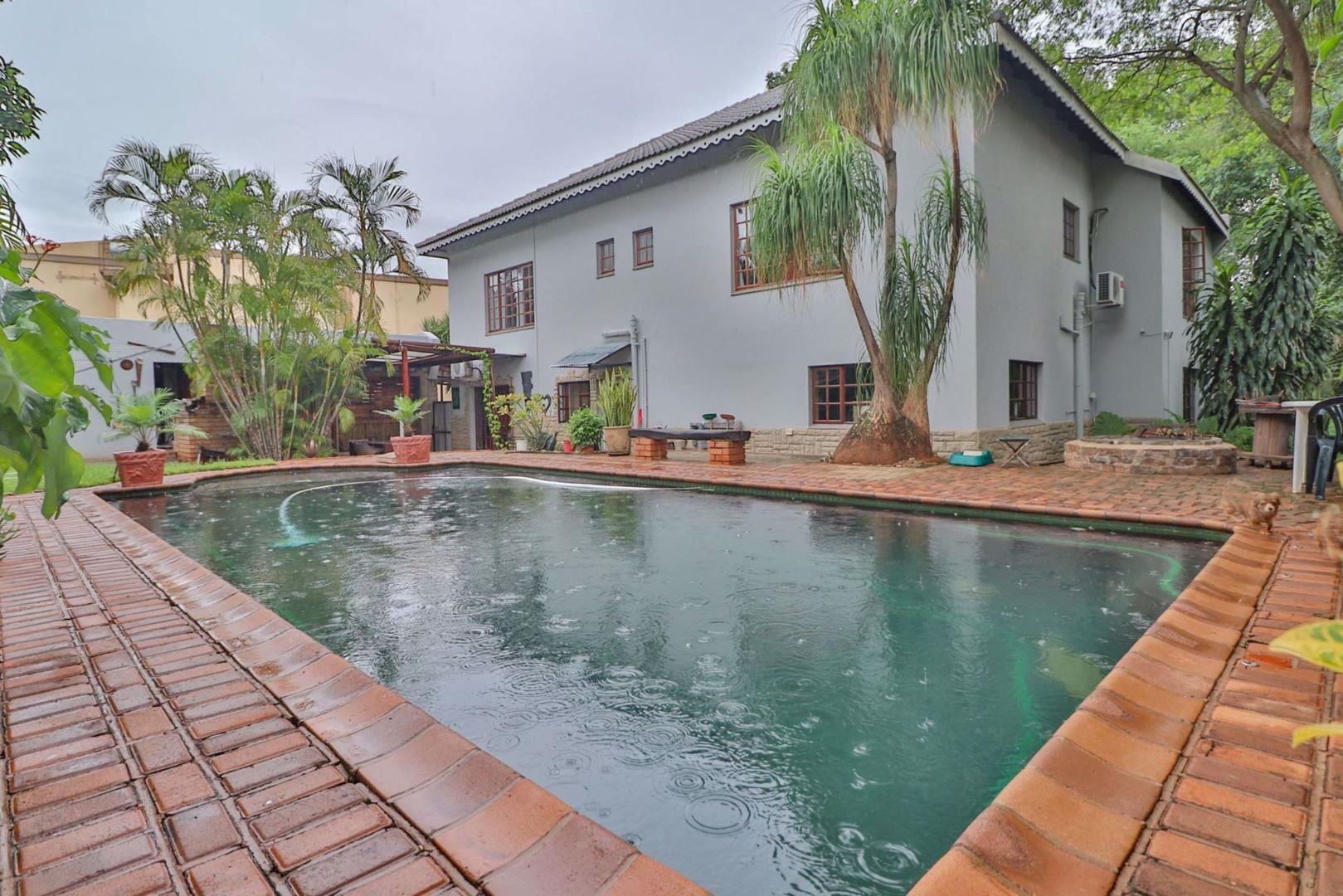 5 Bedroom House for sale in Malelane 18 Visarend Street P24113314789