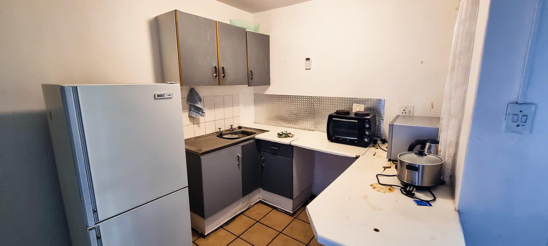 Apartment / flat to rent in Willows Sharibg Room Available in 2