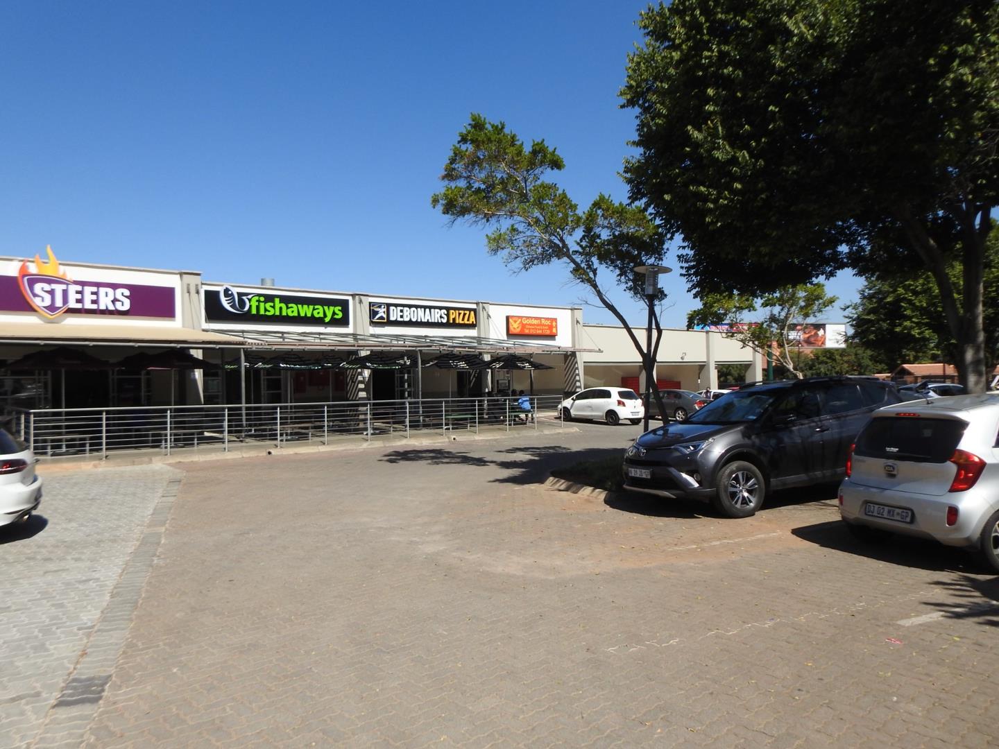 Commercial property to rent in Die Hoewes 240 Glover Avenue P24