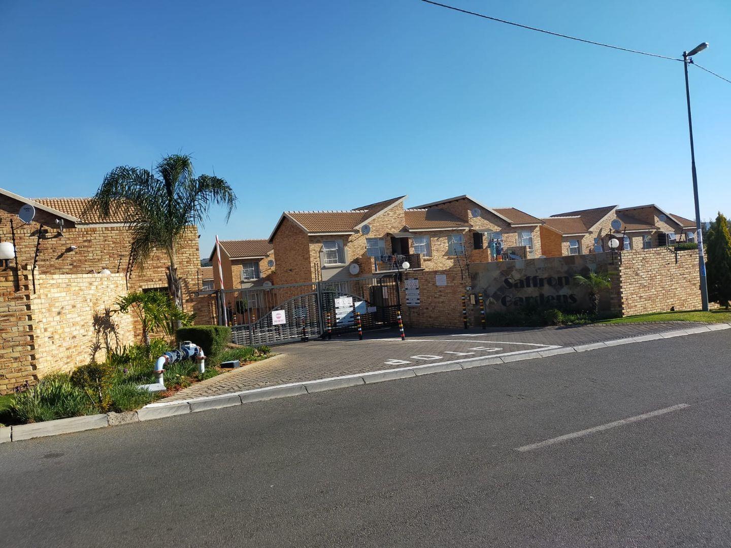 2 Bedroom Townhouse for sale in Honeypark P24110822374