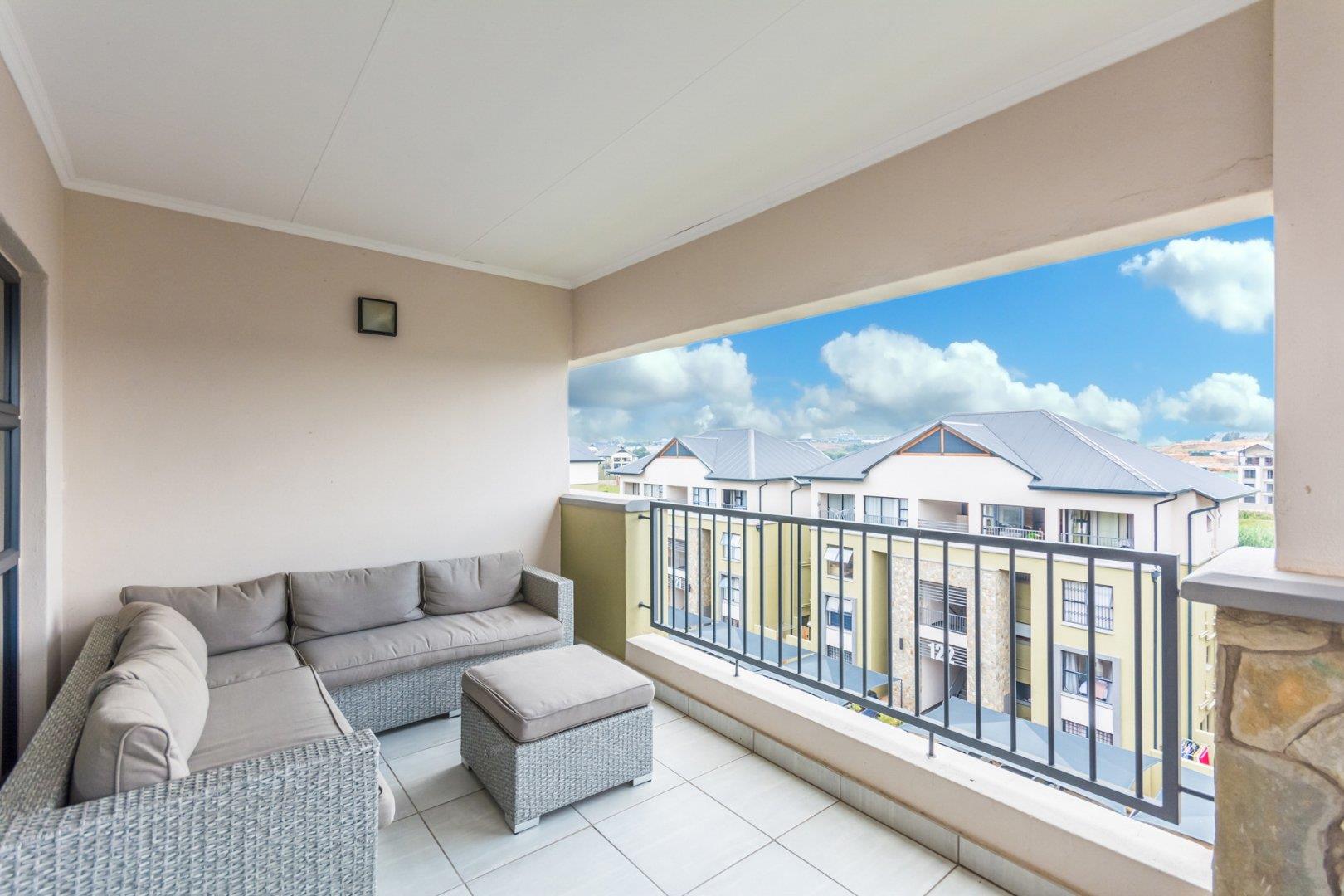 1 Bedroom Apartment / flat for sale in Waterfall 9 Falcon P24112450663