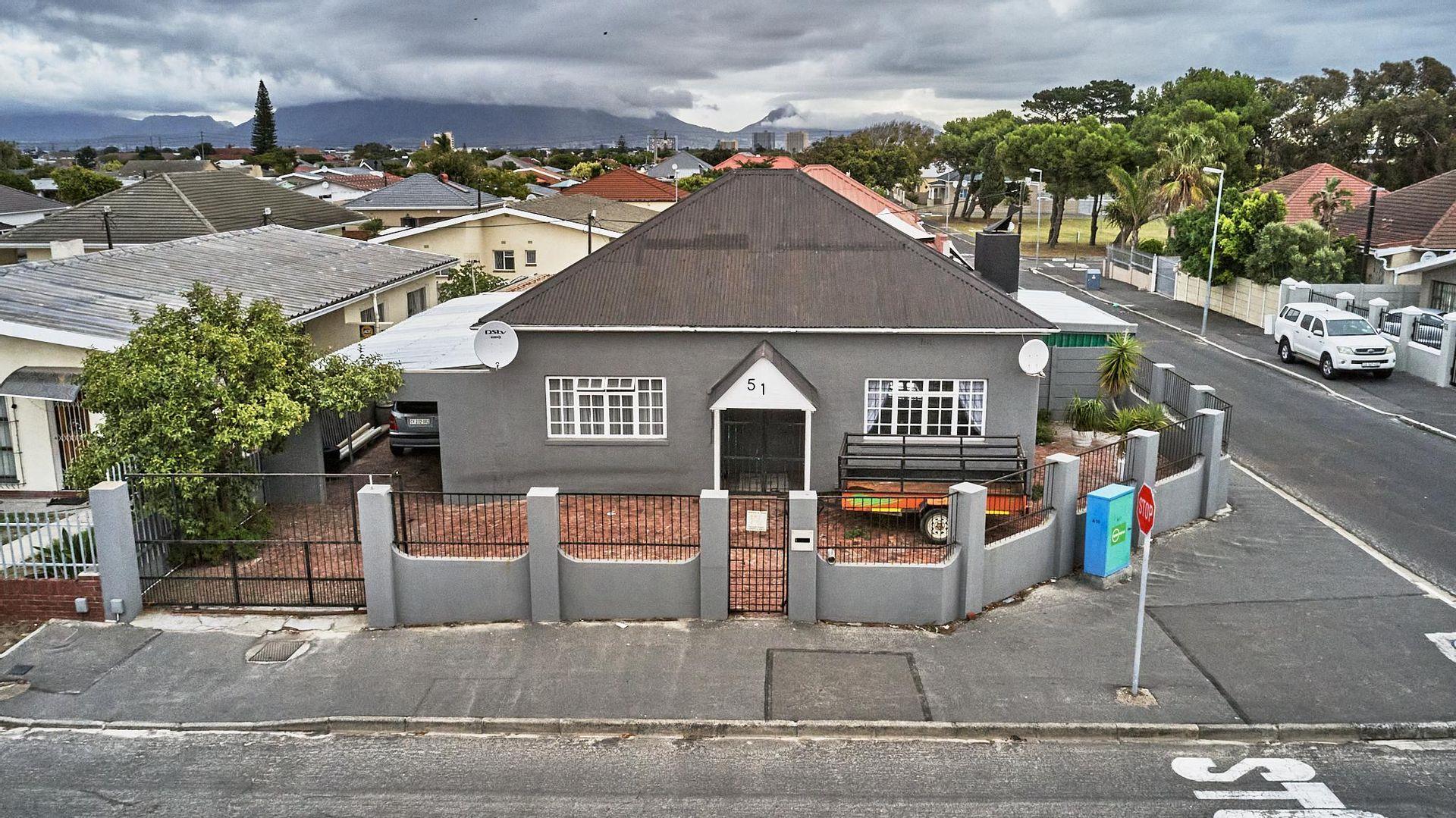 3 Bedroom House for sale in Glenlilly P24111135194