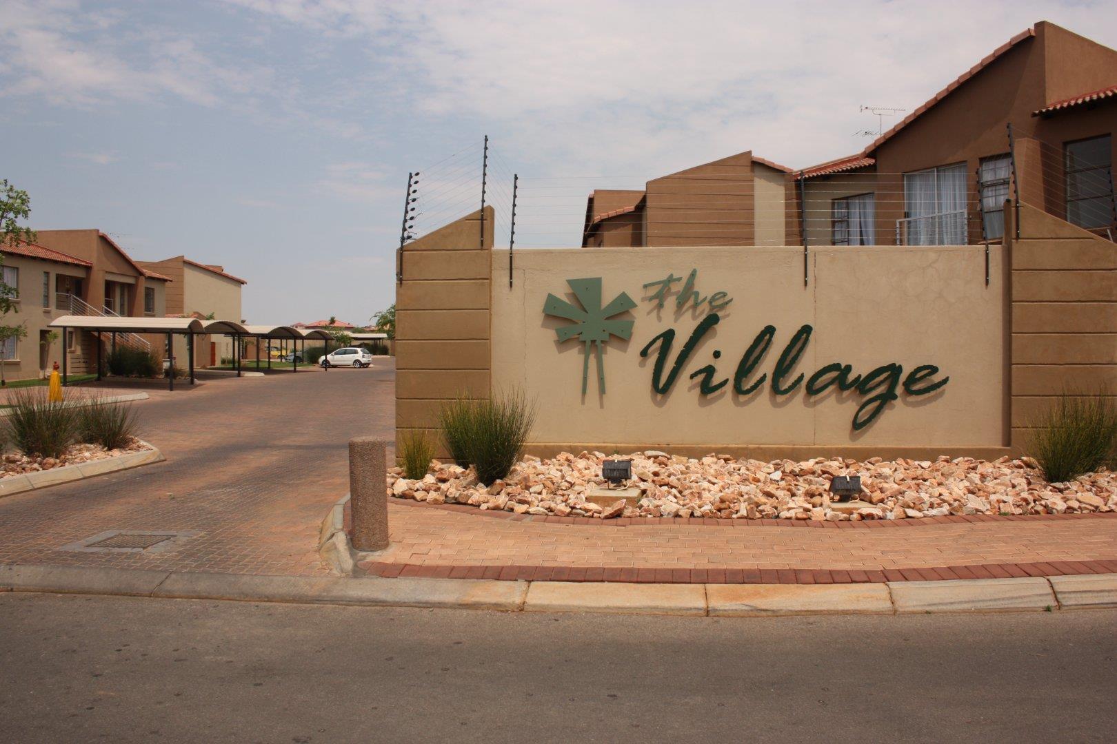 2 Bedroom Townhouse to rent in Bendor 2 Bed Top Floor in The Village