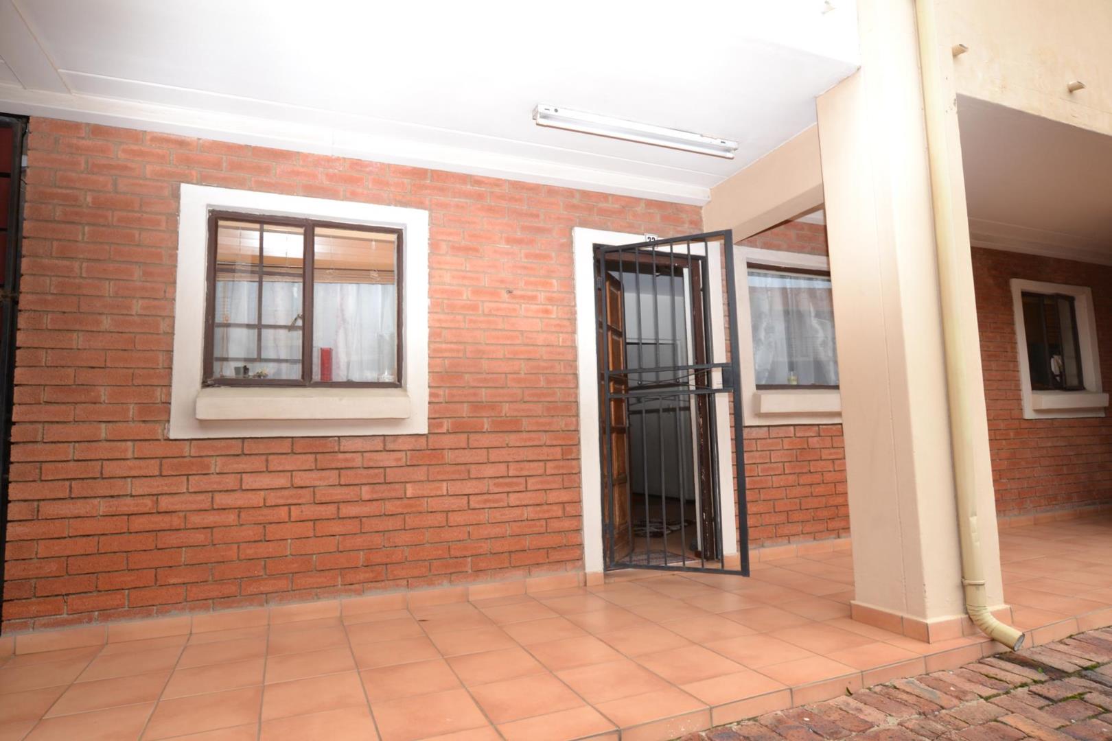 2 Bedroom Townhouse for sale in Halfway Gardens P24111151313