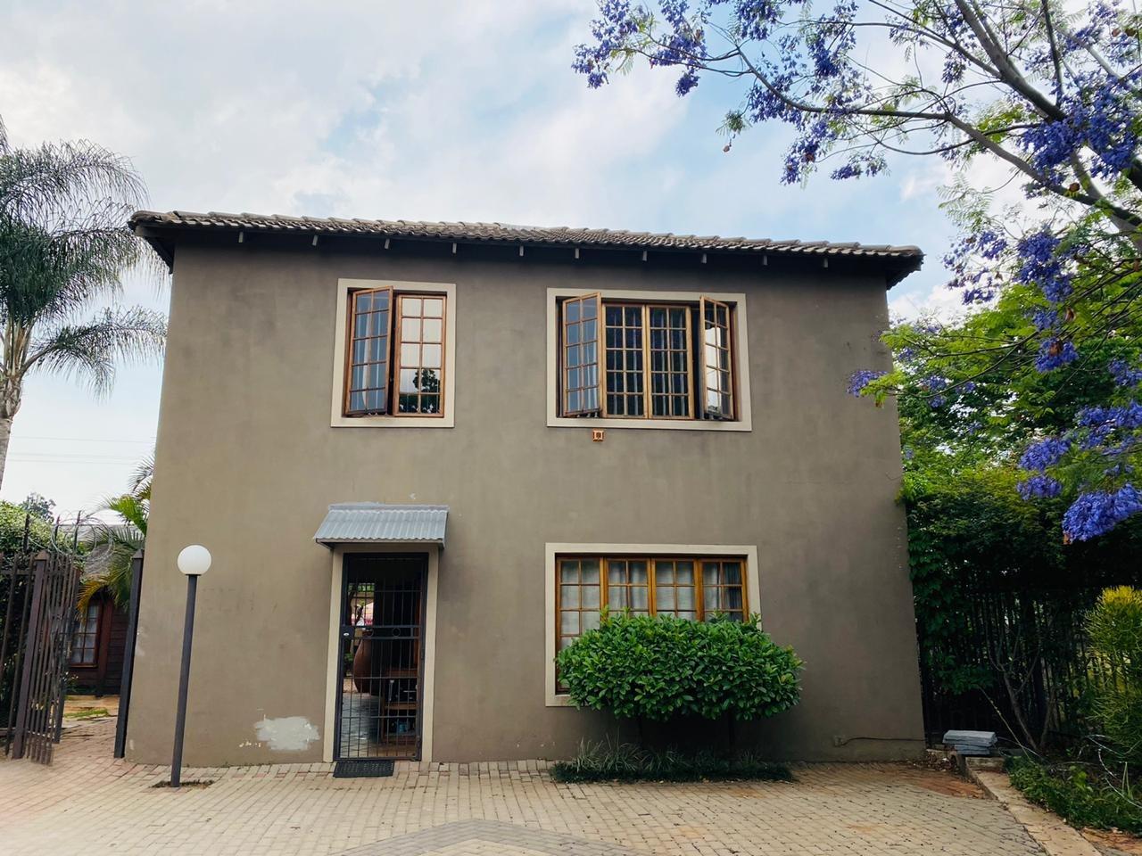 14 Bedroom House for sale in Hatfield P24110046912