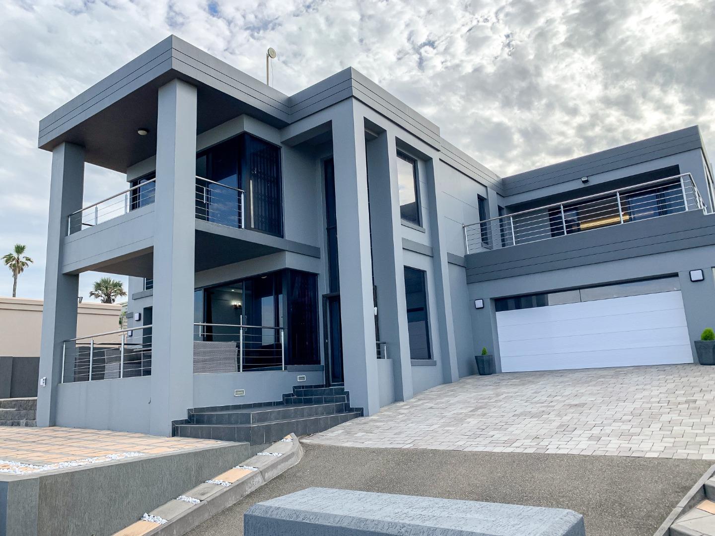 5 Bedroom House for sale in Oslo Beach P24111185358