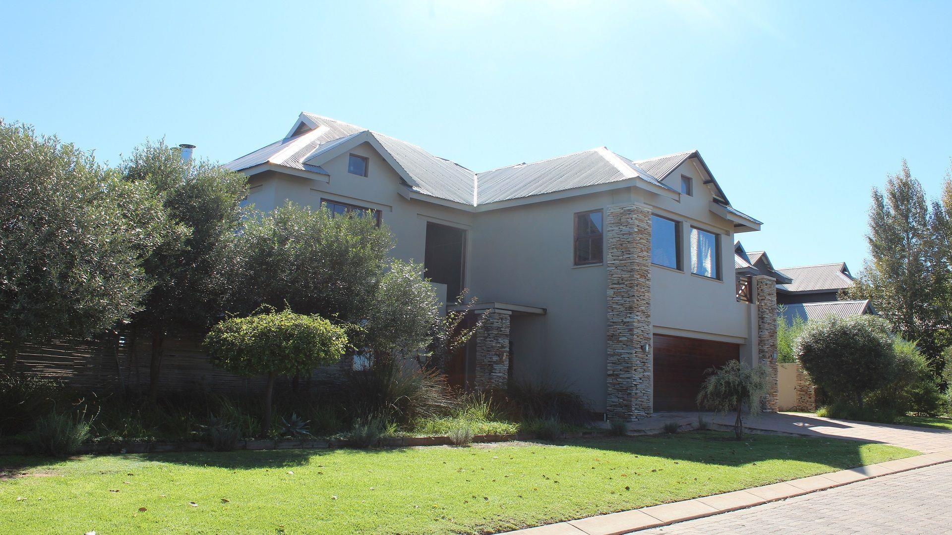 4 Bedroom House for sale in Vaal de Grace Golf Estate P24111192230