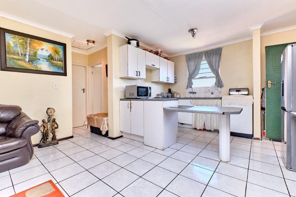 2 Bedroom Apartment / flat for sale in Ridgeway 20 Denton P24111194681